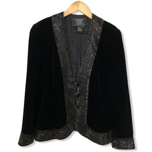 Carmen Marc Valvo Beaded Velvet Jacket—12 ( fits like an 8)